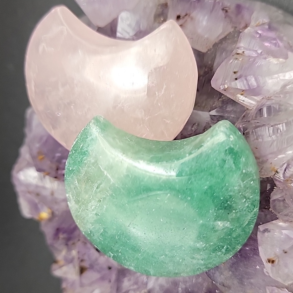 2" Green Aventurine and Rose Quartz Crescent Stone Moon 50mm X 20mm - Picture 1 of 8